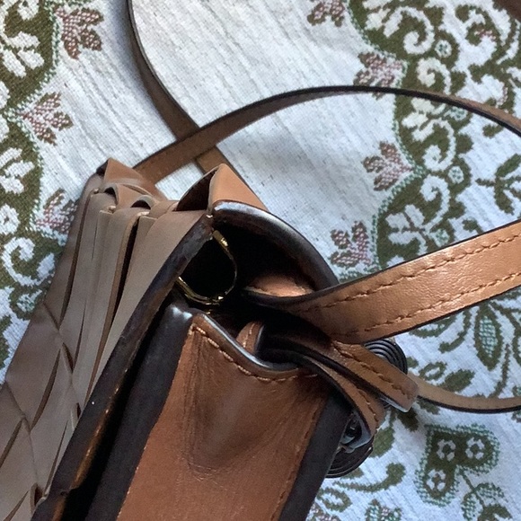 Michael Kors Vivian Clutch| Peanut - Picture 14 of 16